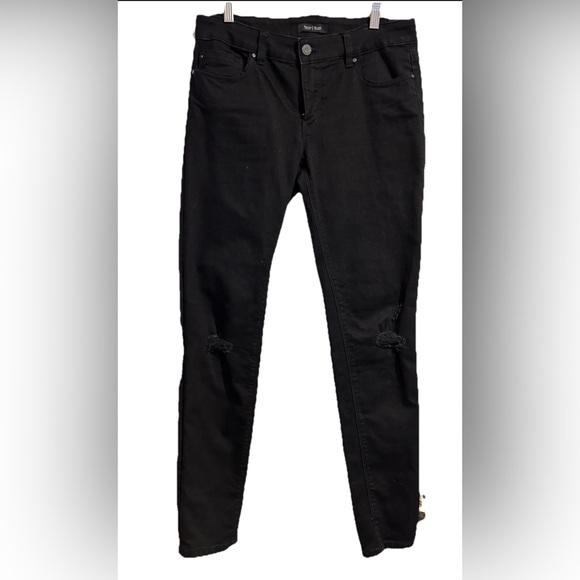 White House Black Market Denim - WHITE HOUSE BLACK MARKET Black Distressed Skinny Jeans 6R Ripped Knee